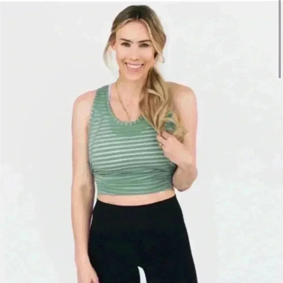 ZYIA Forest Green Nimbus Split Back Workout Tank Top - small - Picture 1 of 9